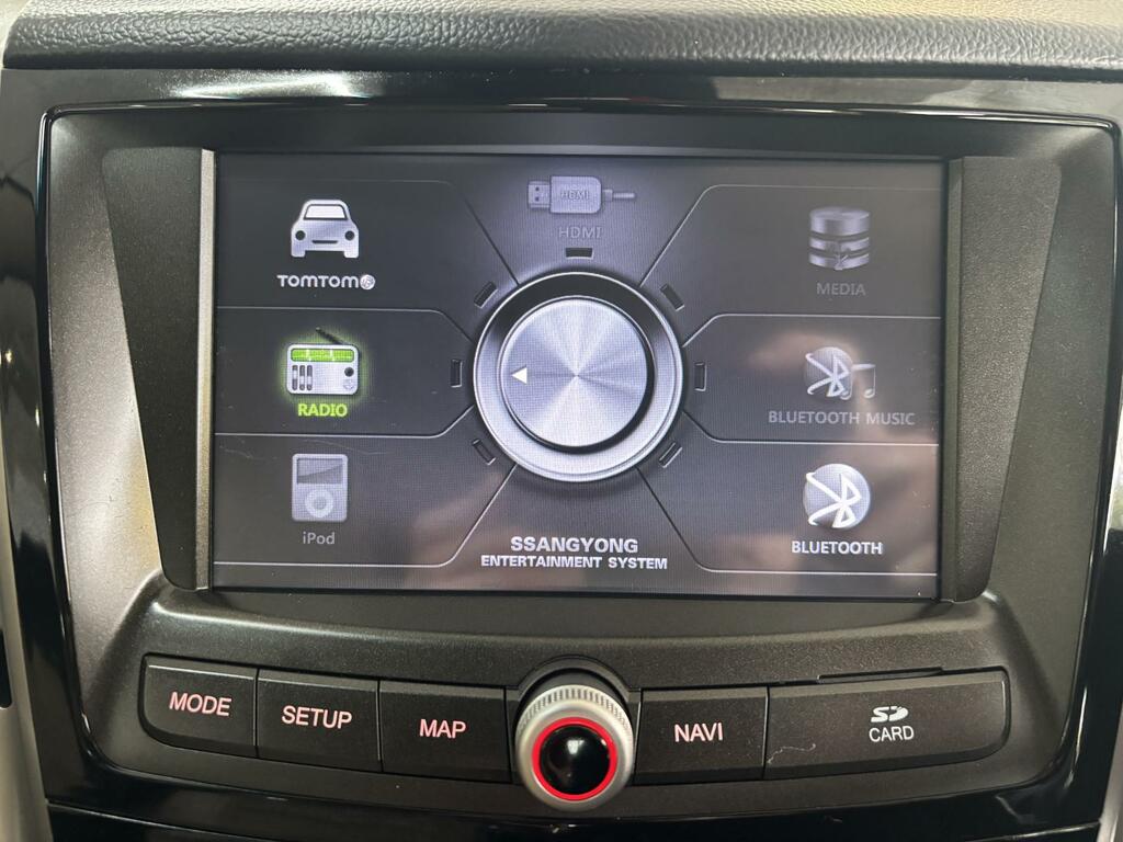 SsangYong Tivoli 1.6 E White #14