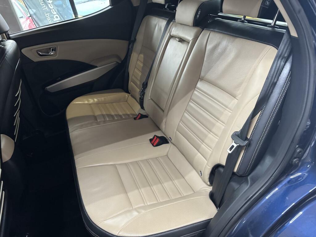 SsangYong Tivoli 1.6 E White #22