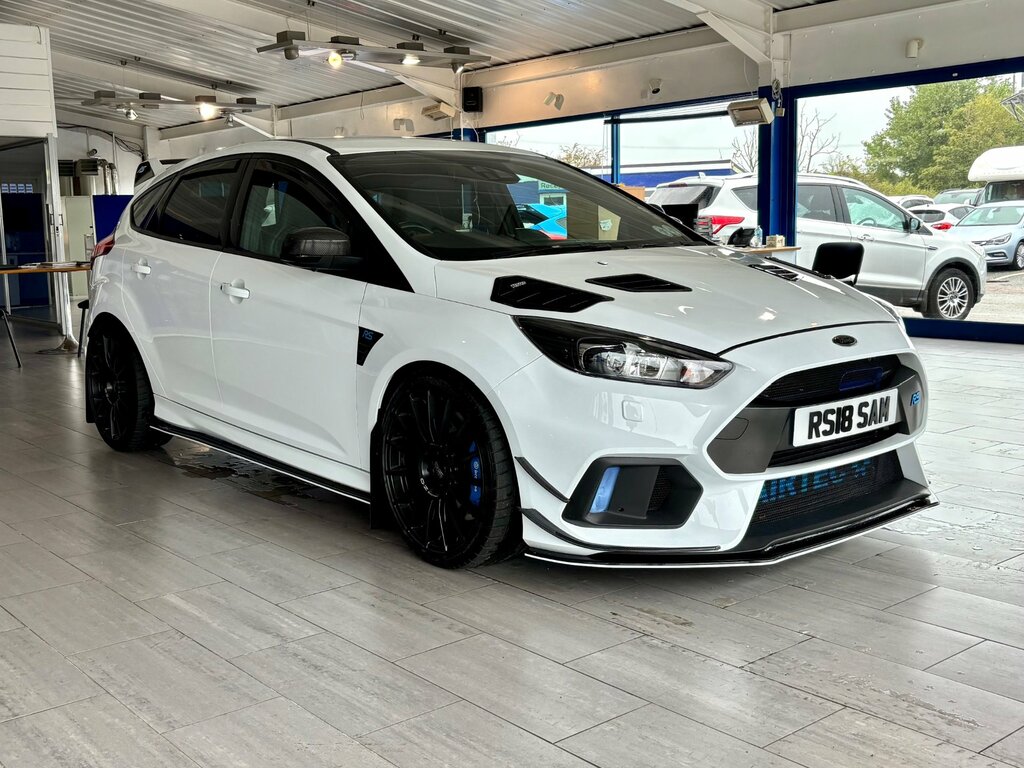 Ford Focus 2.3T Ecoboost Rs Hatchback Awd E White #2