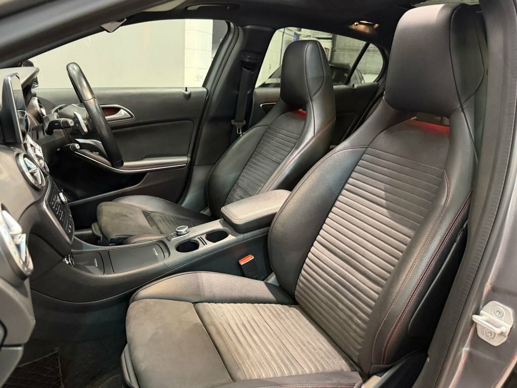 Mercedes-Benz GLA Class 200 D Amg Line Black #34