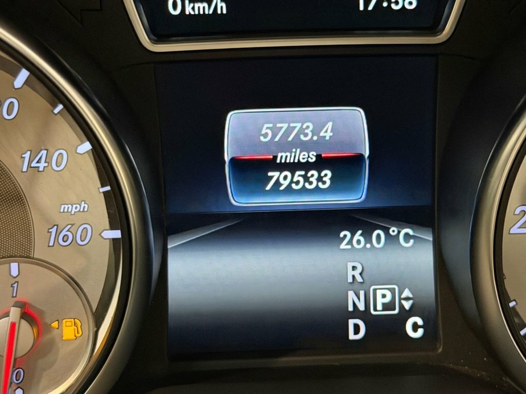 Mercedes-Benz GLA Class 200 D Amg Line Black #18