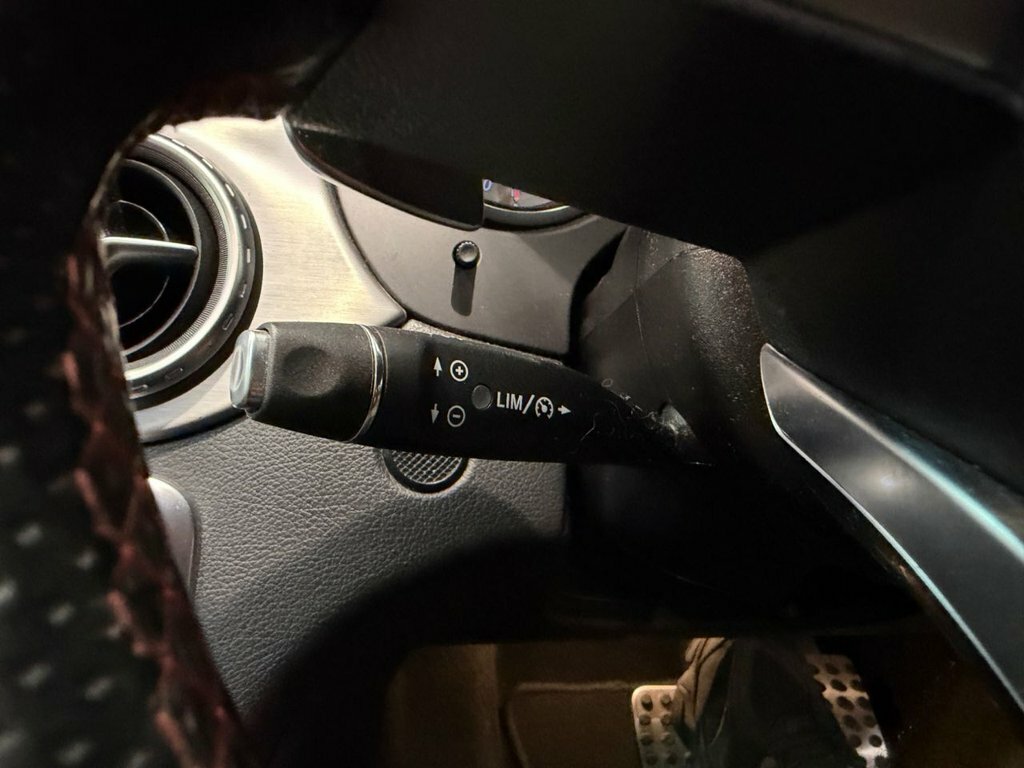 Mercedes-Benz GLA Class 200 D Amg Line Black #24