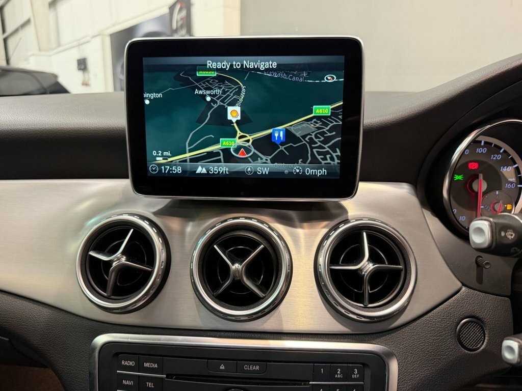 Mercedes-Benz GLA Class 200 D Amg Line Black #16