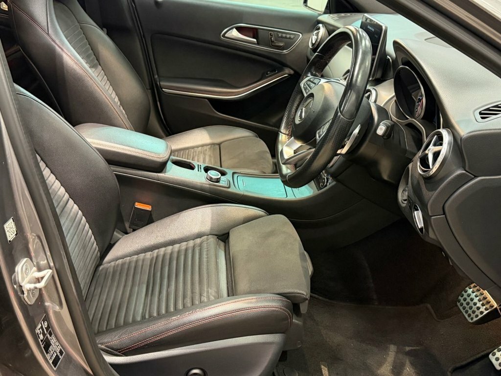 Mercedes-Benz GLA Class 200 D Amg Line Black #14