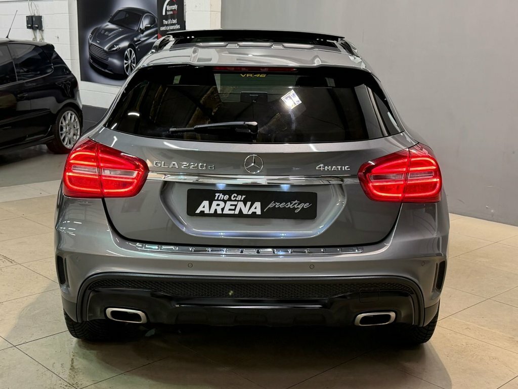 Mercedes-Benz GLA Class 200 D Amg Line Black #9