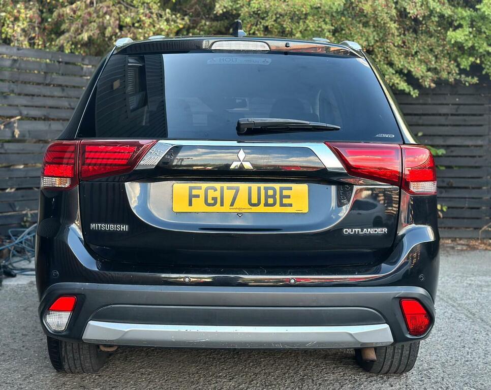 Mitsubishi Outlander 2.2 Di-d 3 4Wd Euro 6 Ss FG17UBE Black #3