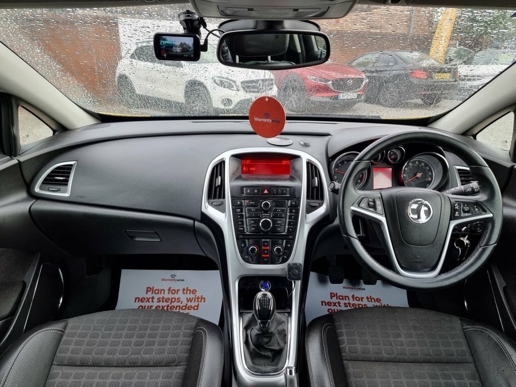 Vauxhall Astra GTC 1.4L Sri Yellow #4