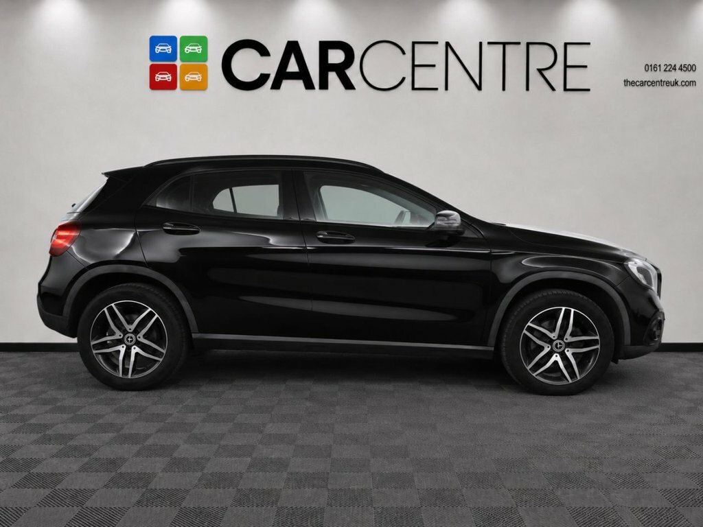 Mercedes-Benz GLA Class 1.6L Urban Edition Black #3