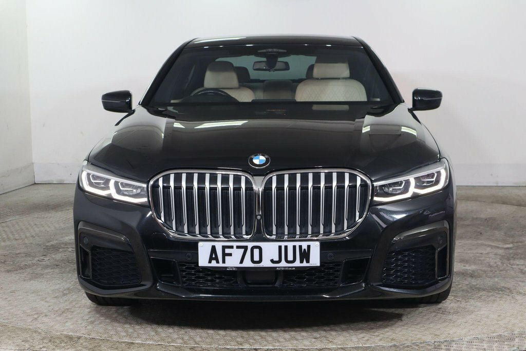 BMW 7 Series 3L M Sport Black #2
