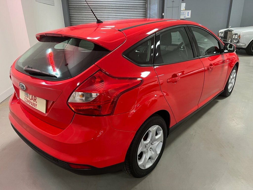 Ford Focus Hatchback RK63XVS Red #3