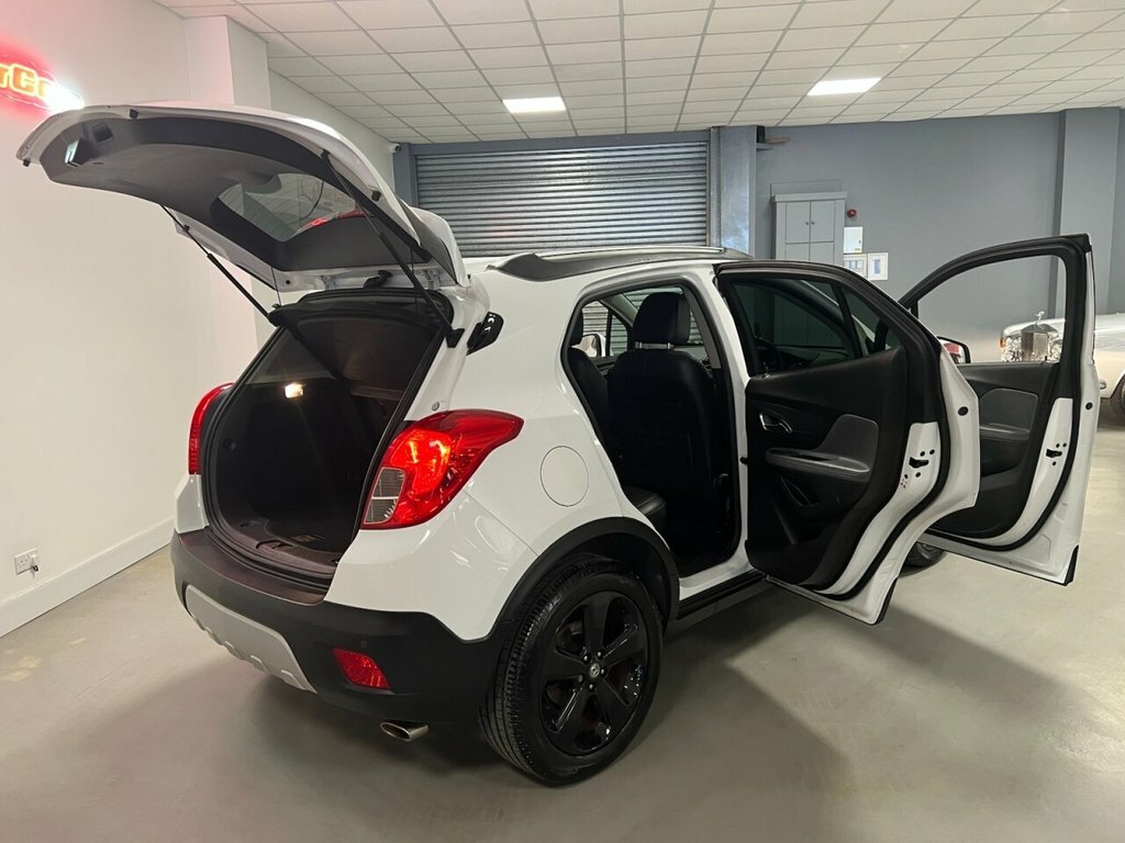 Vauxhall Mokka Suv SJ14HXB White #5