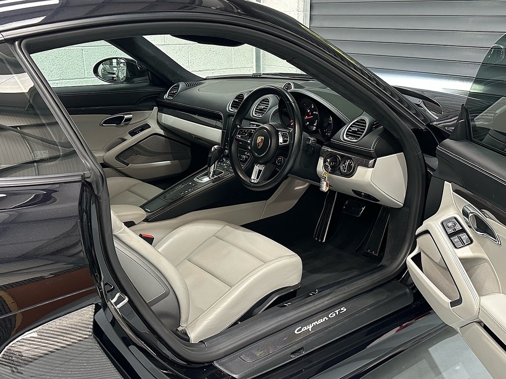 Porsche 718 Cayman T Gts Black #3