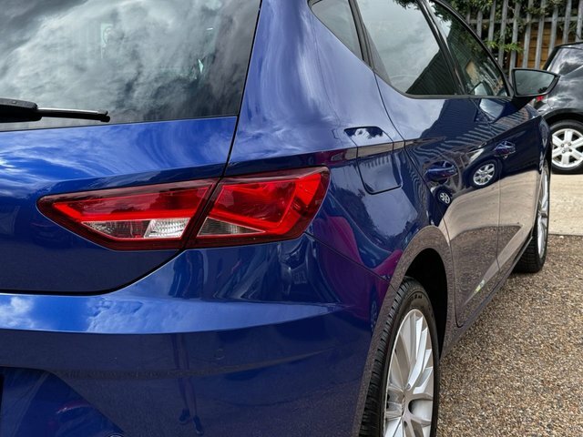 Seat Leon  Red #18