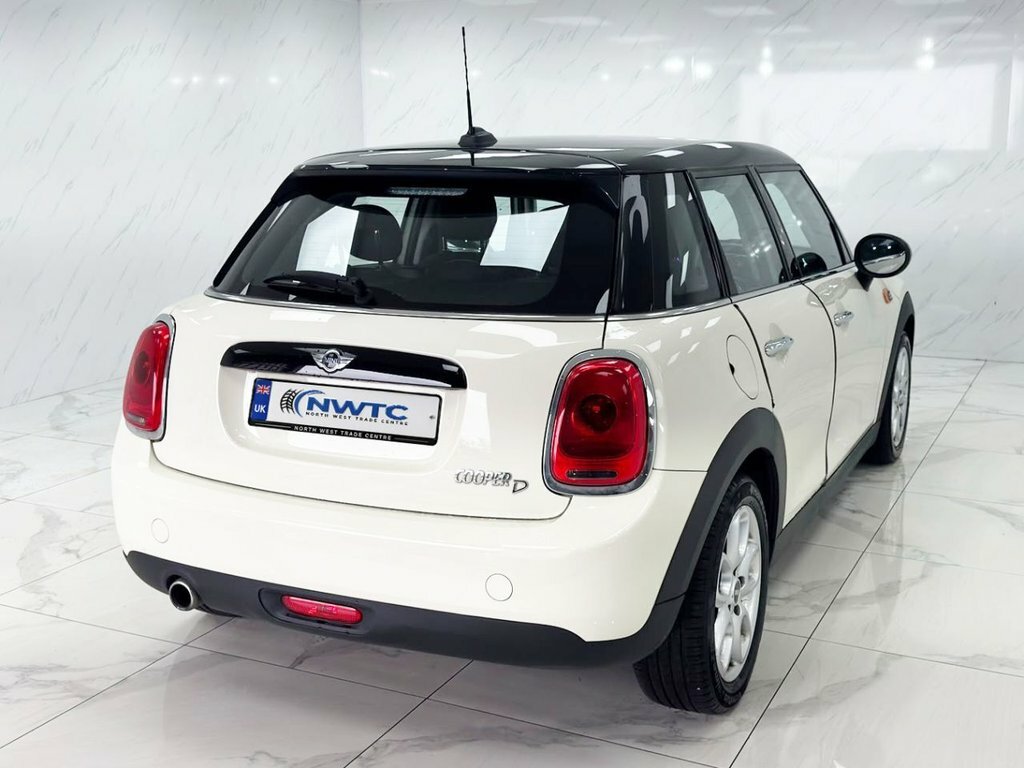 Mini Hatch 1.5L Cooper D White #6