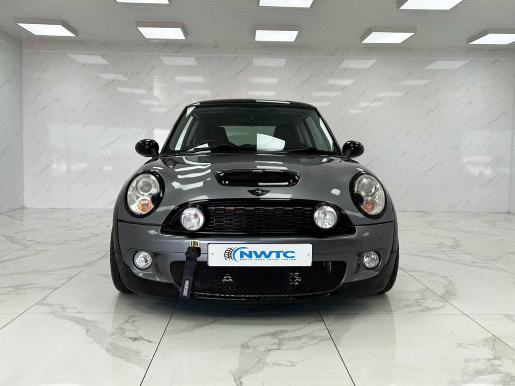 Mini Hatch Cooper D 3-Door Black #3