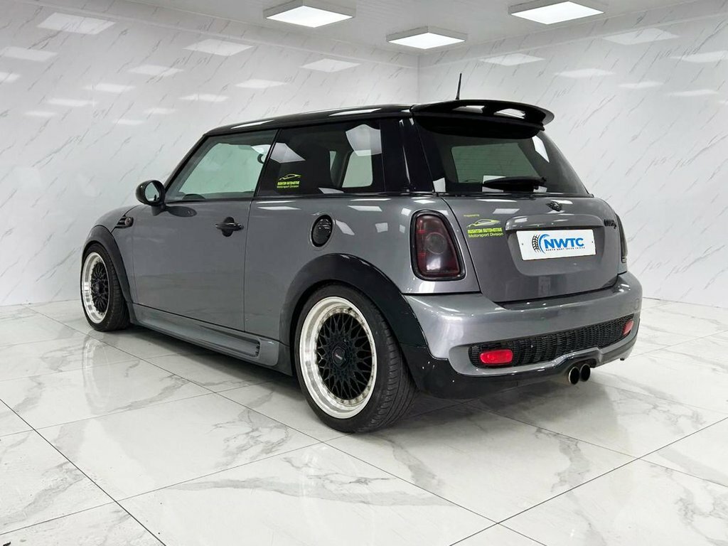 Mini Hatch Cooper D 3-Door Black #6