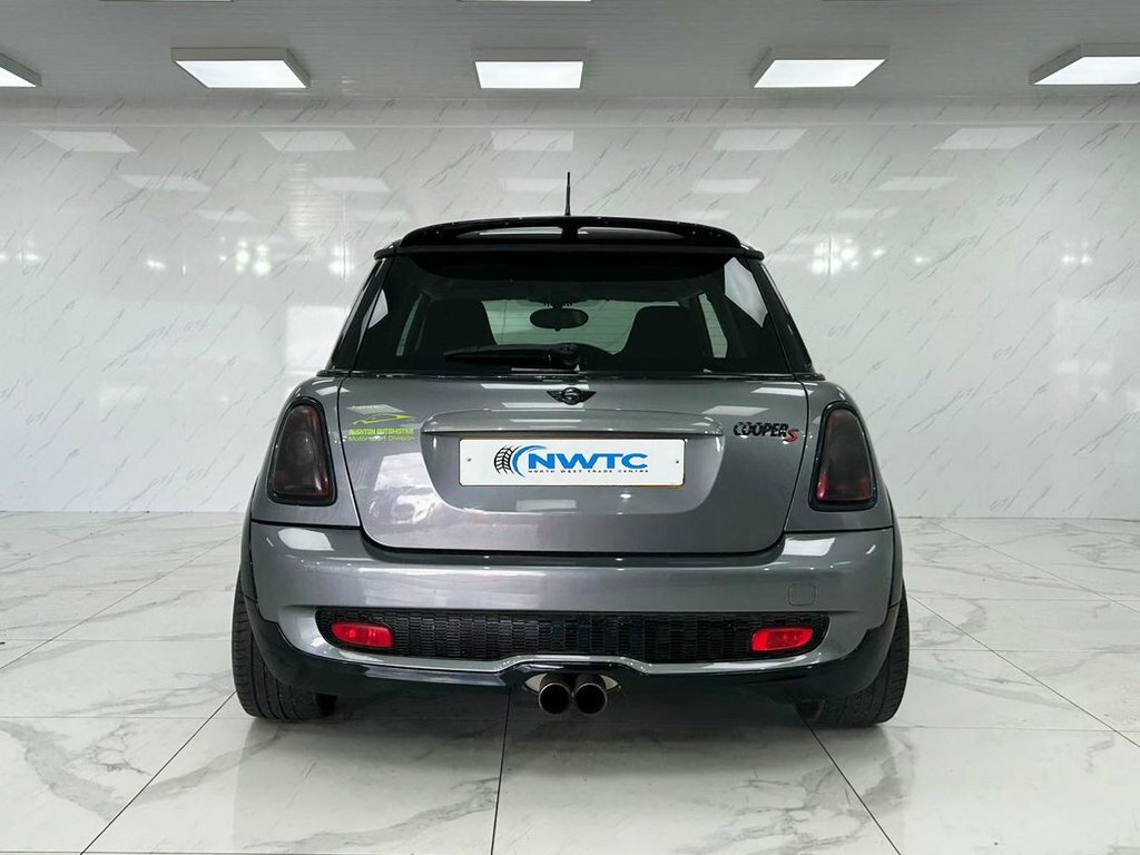 Mini Hatch Cooper D 3-Door Black #8