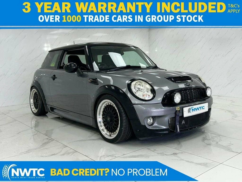 Mini Hatch Cooper D 3-Door Black #1
