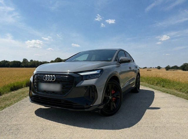 Audi Q4 E Tron 35 S Line Suv 55Kwh 170 Ps Grey #4