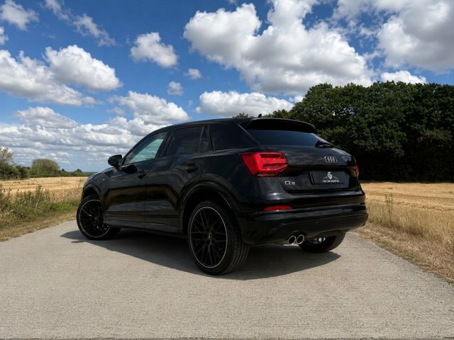 Audi Q2 1.5 Tfsi Cod 35 Black Edition Suv S Tro Black #2