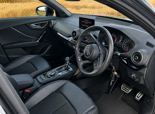 Audi Q2 1.5 Tfsi Cod 35 Black Edition Suv S Tro Black #3