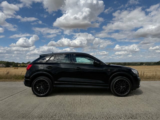 Audi Q2 1.5 Tfsi Cod 35 Black Edition Suv S Tro Black #5