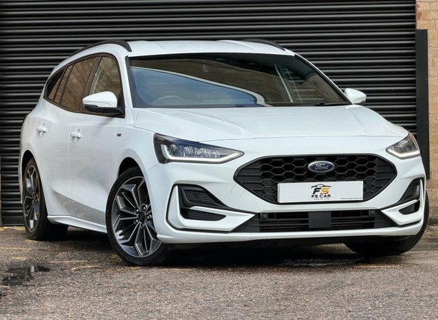 Ford Focus Hatchback Grey #1