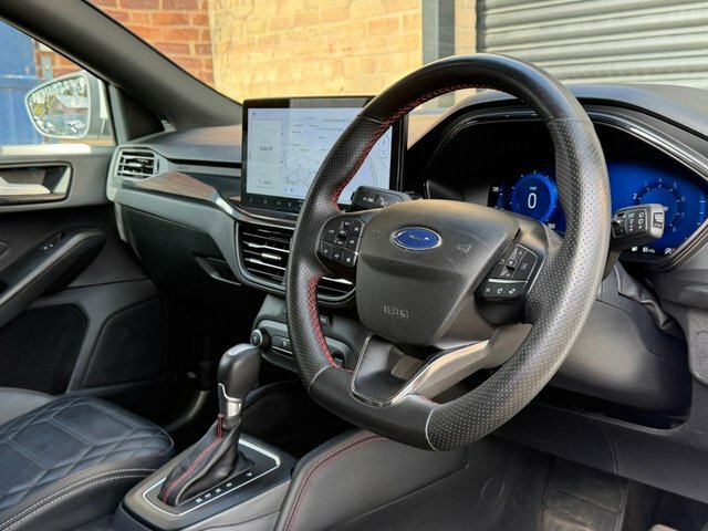 Ford Focus Hatchback Grey #3