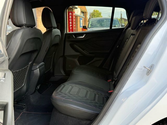 Ford Focus Hatchback Grey #24