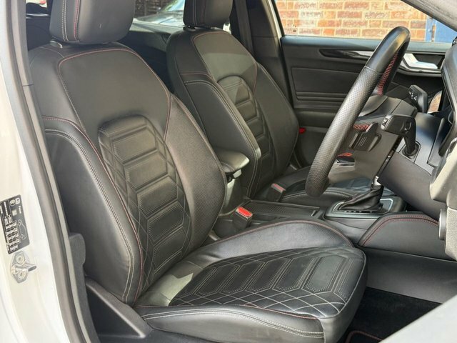 Ford Focus Hatchback Grey #17