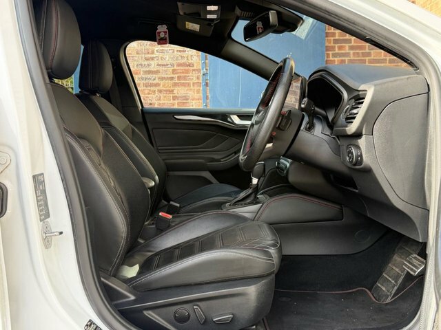 Ford Focus Hatchback Grey #18