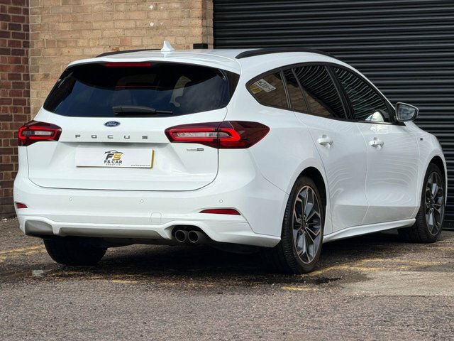 Ford Focus Hatchback Grey #4