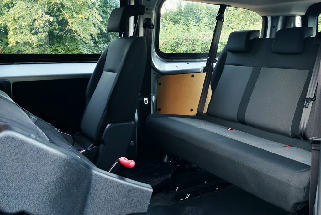 Citroen e-SpaceTourer Mpv Black #4