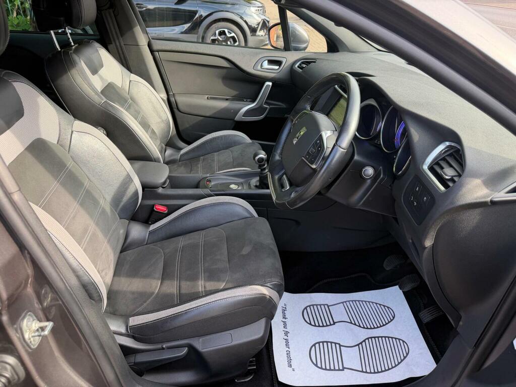 DS DS 4  White #8