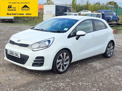 Kia RIO 1.4 3 Hatchback LD66XAL White #3