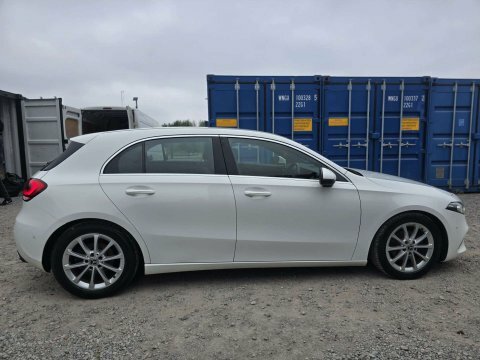 Mercedes-Benz A Class 1.5 A180d Sport White #5