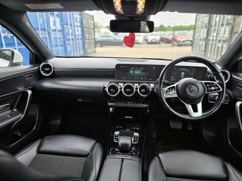 Mercedes-Benz A Class 1.5 A180d Sport White #6
