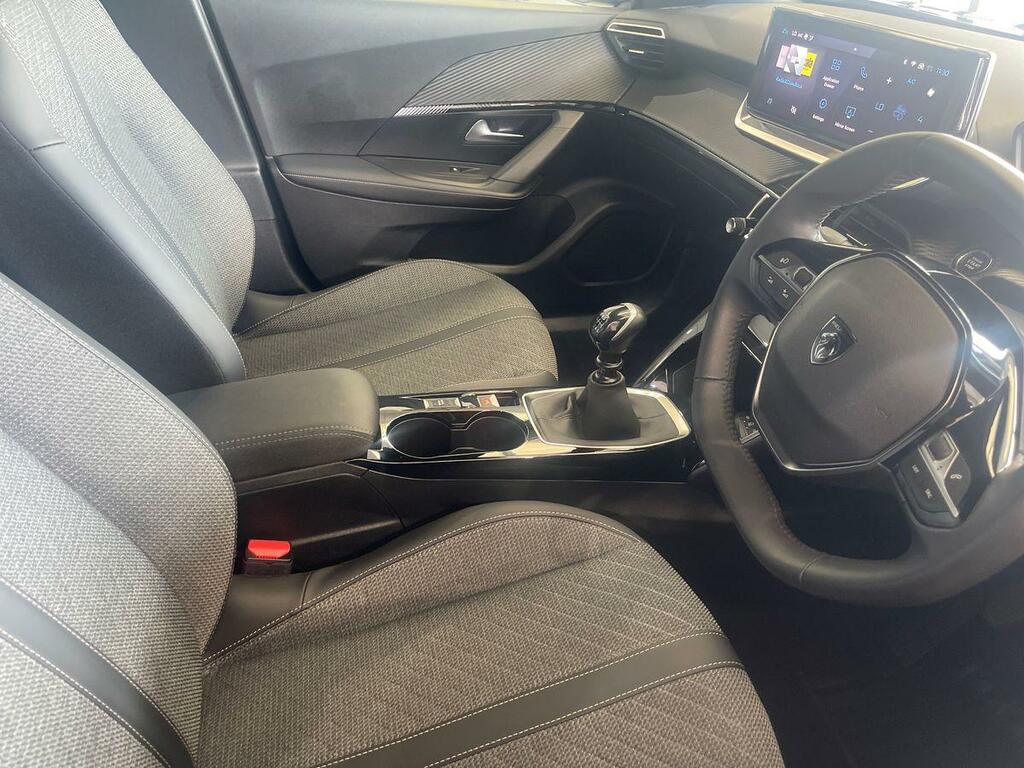 Peugeot 2008 1.2 Puretech Allure Suv Euro 6 Black #3
