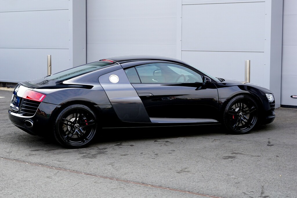 Audi R8 Black #25