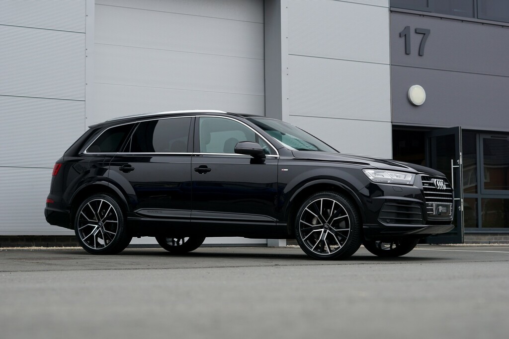 Audi Q7 3.0 Tdi V6 S Line Black #2