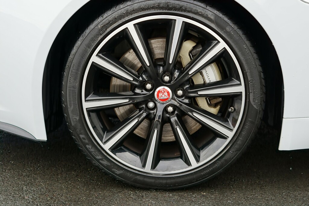 Jaguar F-Type 3L Null White #22