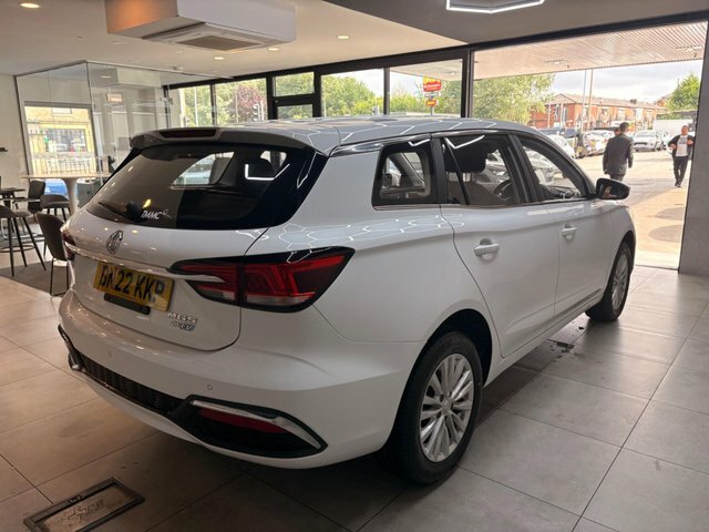 MG MG5 2022 61.1Kwh Excite Long Range White #3