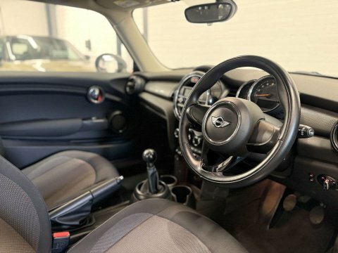 Mini Hatch 1.5 Cooper D AF16WDE White #4