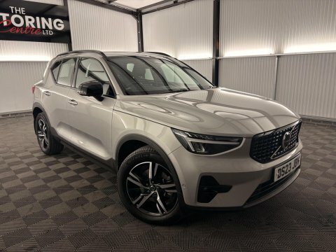 Volvo XC40 2.0 B3 Mhev DS23JBV #2