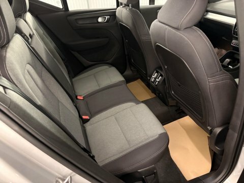 Volvo XC40 2.0 B3 Mhev DS23JBV #6