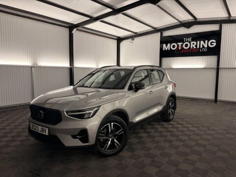 Volvo XC40 2.0 B3 Mhev DS23JBV #3