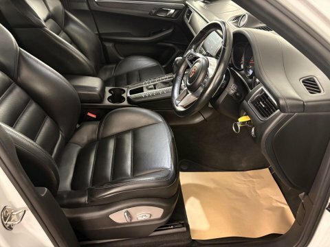 Porsche Macan 3.0T V6 Gts HF66OEG White #3