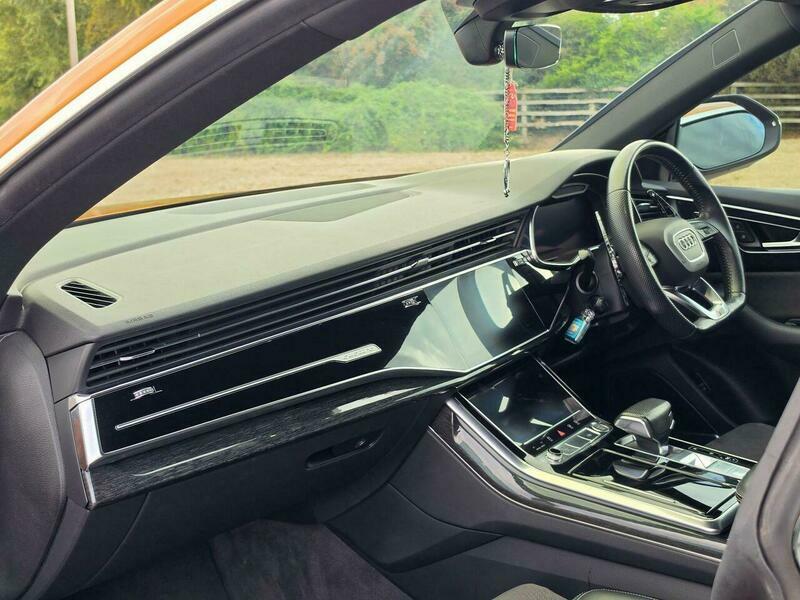 Audi Q8  White #14