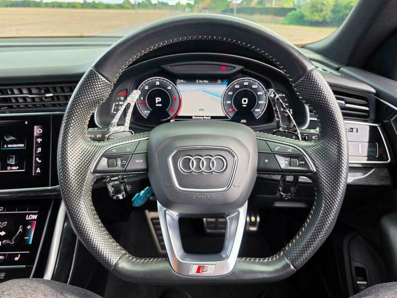 Audi Q8  White #48