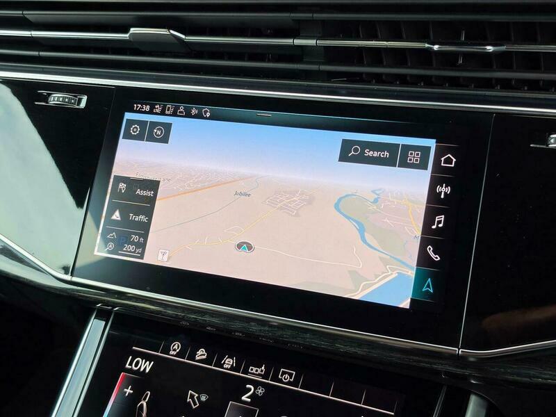 Audi Q8  White #41